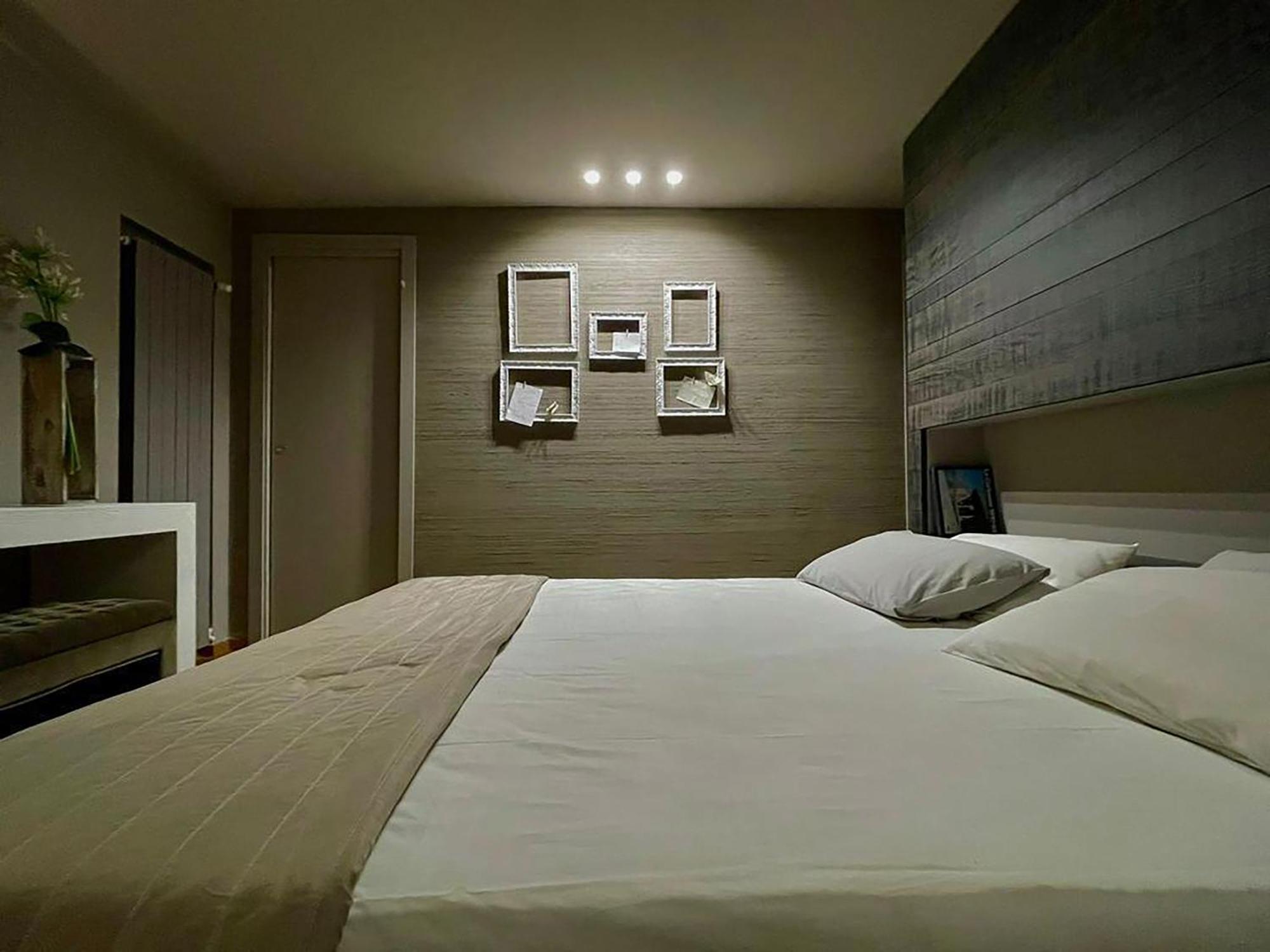 Apartment Luxury Artistic & Design In Historic Center, With Chromotherapy & Private Parking, Navigli - Bocconi