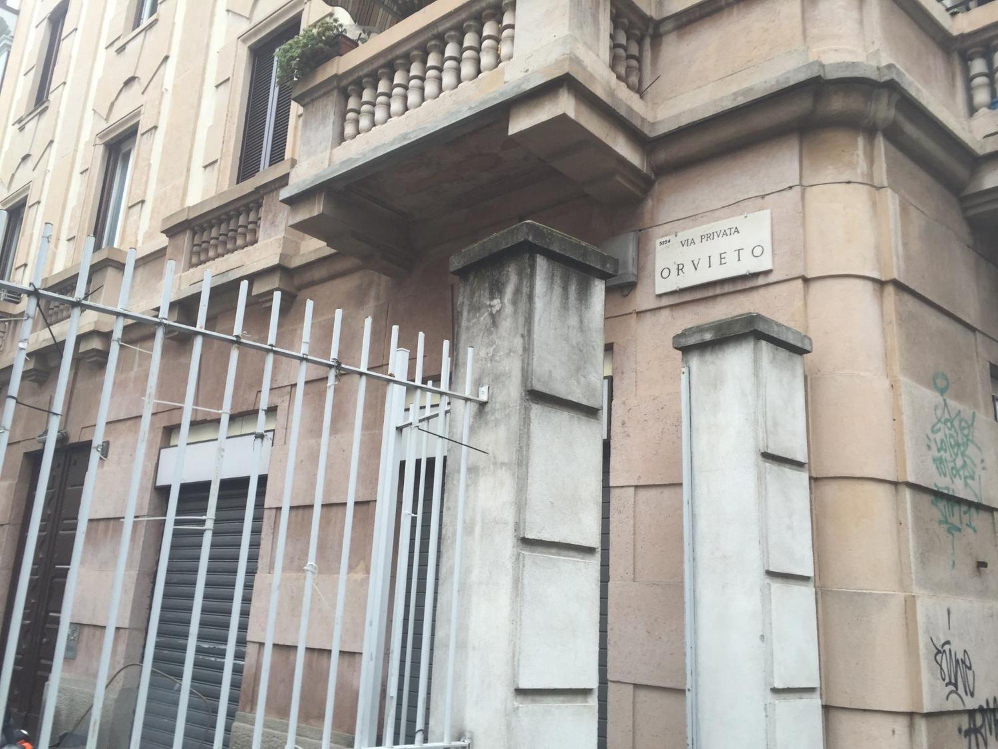 Luxury Artistic & Design In Historic Center, With Chromotherapy & Private Parking, Navigli - Bocconi Apartment Milan